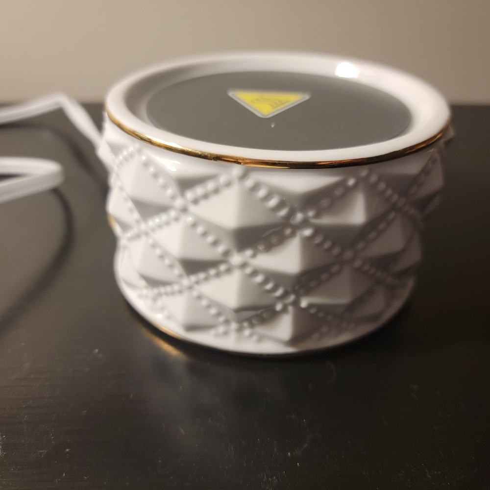 Scentsy Diamond Milk Glass White & Gold Warmer - Picture 8 of 8
